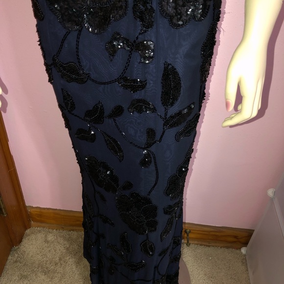 BRAND NEW VINTAGE GOWN - Picture 4 of 8